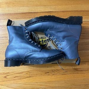 Dr. Marten 1460 Pascal silver